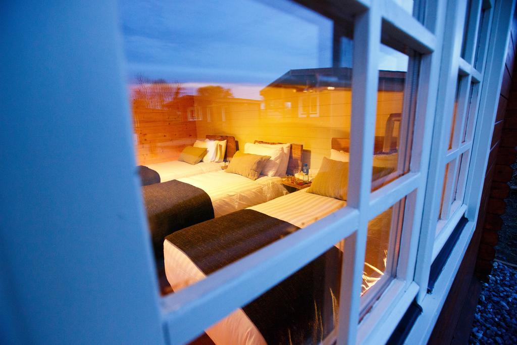 Giltraps Townhouse & Glamping Otel Kinnitty Oda fotoğraf