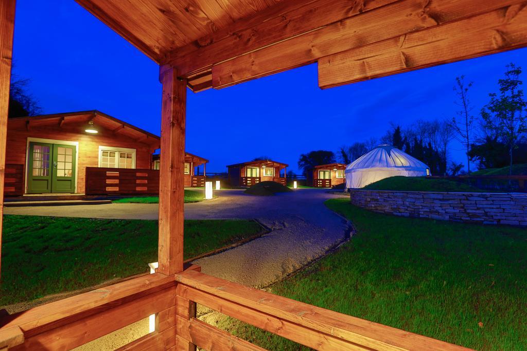 Giltraps Townhouse & Glamping Otel Kinnitty Oda fotoğraf